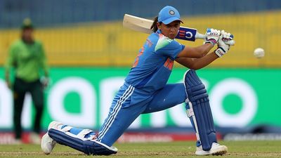 IND vs PAK: वर्ल्ड कप में पाकिस्तान को पीटने के बाद कप्तान हरमनप्रीत कौर का भारतीयों को मैसेज, कहा- सभी लोग घर पर... SportsTak Hindi