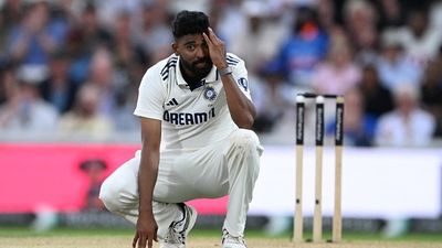 'बाप के साथ जाकर ऑटो चलाओ', फैंस किस हद तक क्रिकेटर्स को करते हैं ट्रोल, मोहम्मद सिराज ने बताई सच्चाई SportsTak Hindi