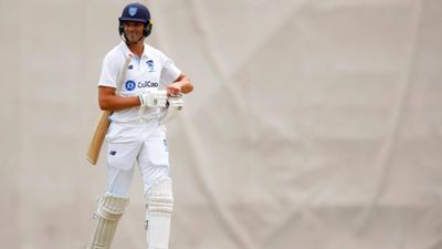 दो बार आउट दिया फिर अंपायर ने ही बैटिंग को बुला लिया, ऑस्ट्रेलियाई बल्लेबाज के साथ हुआ अजीब खेल SportsTak Hindi