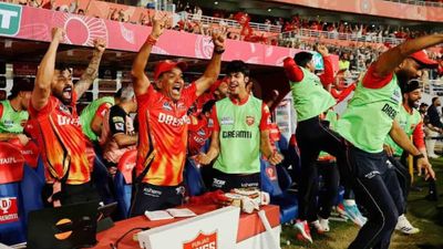IPL 2026 से पहले पंजाब किंग्स से हटा यह दिग्गज, कहा- अब साथ नहीं रह सकता, पोंटिंग को भी भेजा ईमेल SportsTak Hindi