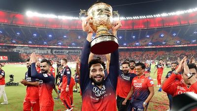 बड़ी खबर: RCB को IPL चैंपियन बनाने के बाद रजत पाटीदार को मिली बड़ी जिम्मेदारी, अब इस टीम के लिए हर फॉर्मेट में करेंगे कप्तानी SportsTak Hindi