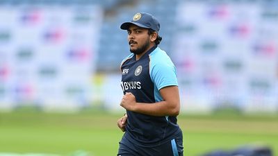 पृथ्वी शॉ ने जिस टीम के लिए सालों तक खेला, उसी के खिलाफ ठोका धमाकेदार शतक, मैदान पर फिर दिखा बैटर का जादू SportsTak Hindi