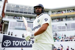 भारतीय टेस्ट स्क्वॉड से बाहर करुण नायर ने रणजी ट्रॉफी से पहले इस टीम में की वापसी, छोड़ा चैंपियंस का साथ SportsTak Hindi