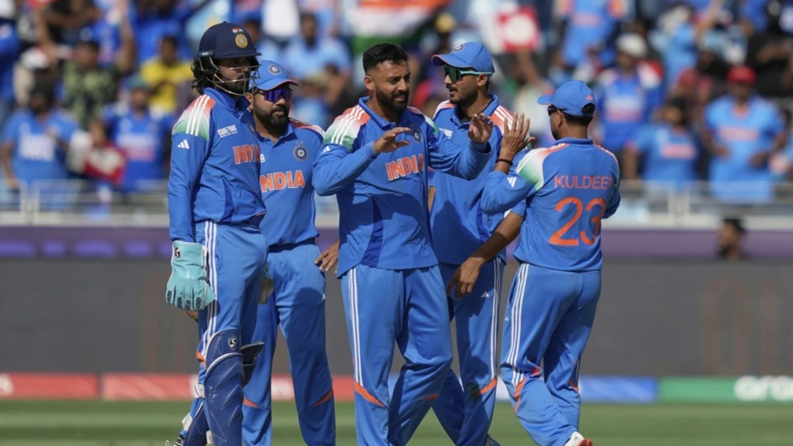 'बैटिंग सुधारो, तब वनडे में मिलेगा मौका', टीम इंडिया के धाकड़ स्पिनर के सामने गौतम गंभीर ने रखी यह चुनौती 'बैटिंग सुधारो, तब वनडे में मिलेगा मौका', टीम इंडिया के धाकड़ स्पिनर के सामने गौतम गंभीर ने रखी यह चुनौती