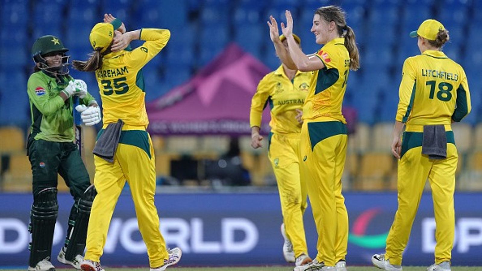 AUS vs PAK: पाकिस्तान को अब ऑस्ट्रेलिया ने भी धोया, 107 रन से दी वर्ल्ड कप 2025 की सबसे बड़ी हार AUS vs PAK: पाकिस्तान को अब ऑस्ट्रेलिया ने भी धोया, 107 रन से दी वर्ल्ड कप 2025 की सबसे बड़ी हार