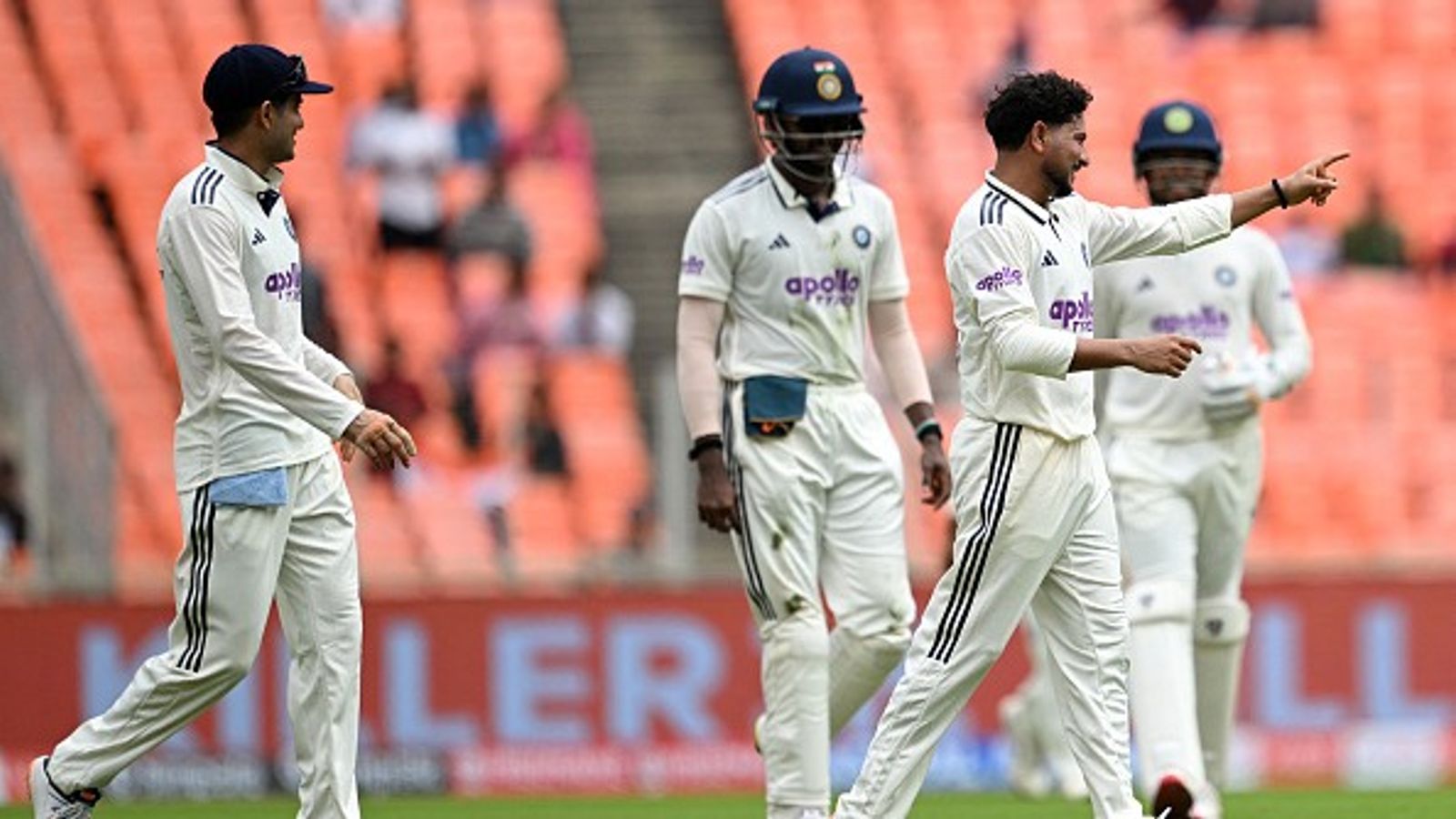 IND vs WI : वेस्ट इंडीज के खिलाफ टेस्ट सीरीज के दौरान बेंच पर बैठे रह गए ये 4 खिलाड़ी, शुभमन गिल की टीम में नहीं मिला मौका IND vs WI : वेस्ट इंडीज के खिलाफ टेस्ट सीरीज के दौरान बेंच पर बैठे रह गए ये 4 खिलाड़ी, शुभमन गिल की टीम में नहीं मिला मौका