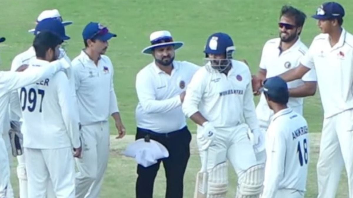 पृथ्वी शॉ ने जांच के आदेश के बाद मुशीर खान से झगड़े के लिए मांगी माफी, कहा- मैं तो तुम्हारे बड़े भाई जैसा हूं पृथ्वी शॉ ने जांच के आदेश के बाद मुशीर खान से झगड़े के लिए मांगी माफी, कहा- मैं तो तुम्हारे बड़े भाई जैसा हूं