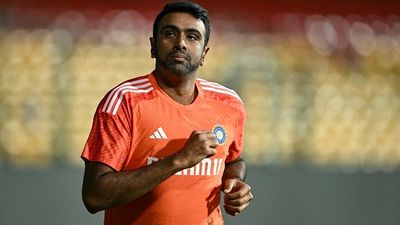 आर अश्विन खेलेंगे BBL 2025-26 का पूरा सीजन, फ्रेंचाइज ने लगाई मुहर, ILT20 में अनसोल्ड रहने के बाद लिया फैसला SportsTak Hindi