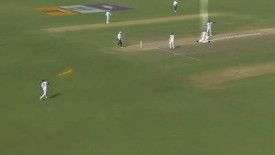 यशस्वी जायसवाल के रन आउट में शुभमन गिल को संजय बांगर ने बताया कसूरवार, कहा - उस पर भरोसा...   Shubman Gill during his run out