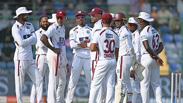 भारत के खिलाफ वेस्ट इंडीज के लचर प्रदर्शन को देख उनके ड्रेसिंग रूम पहुंचे ब्रायन लारा, जानिए 20 मिनट तक क्या हुई बात ? West Indies' players