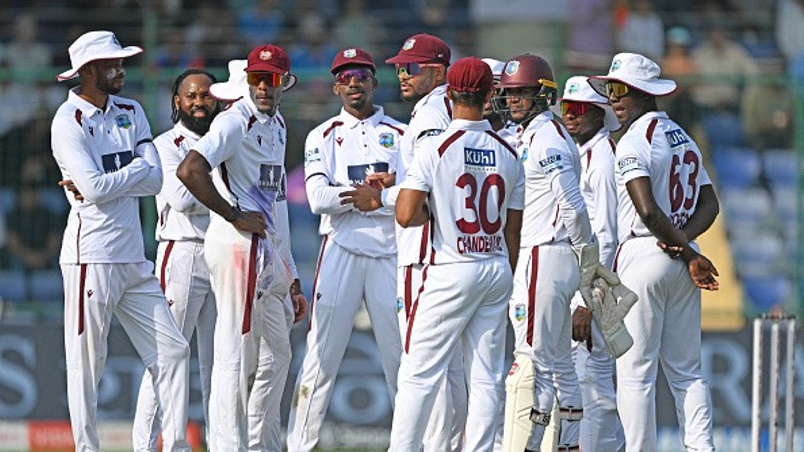 भारत के खिलाफ वेस्ट इंडीज के लचर प्रदर्शन को देख उनके ड्रेसिंग रूम पहुंचे ब्रायन लारा, जानिए 20 मिनट तक क्या हुई बात ? भारत के खिलाफ वेस्ट इंडीज के लचर प्रदर्शन को देख उनके ड्रेसिंग रूम पहुंचे ब्रायन लारा, जानिए 20 मिनट तक क्या हुई बात ?