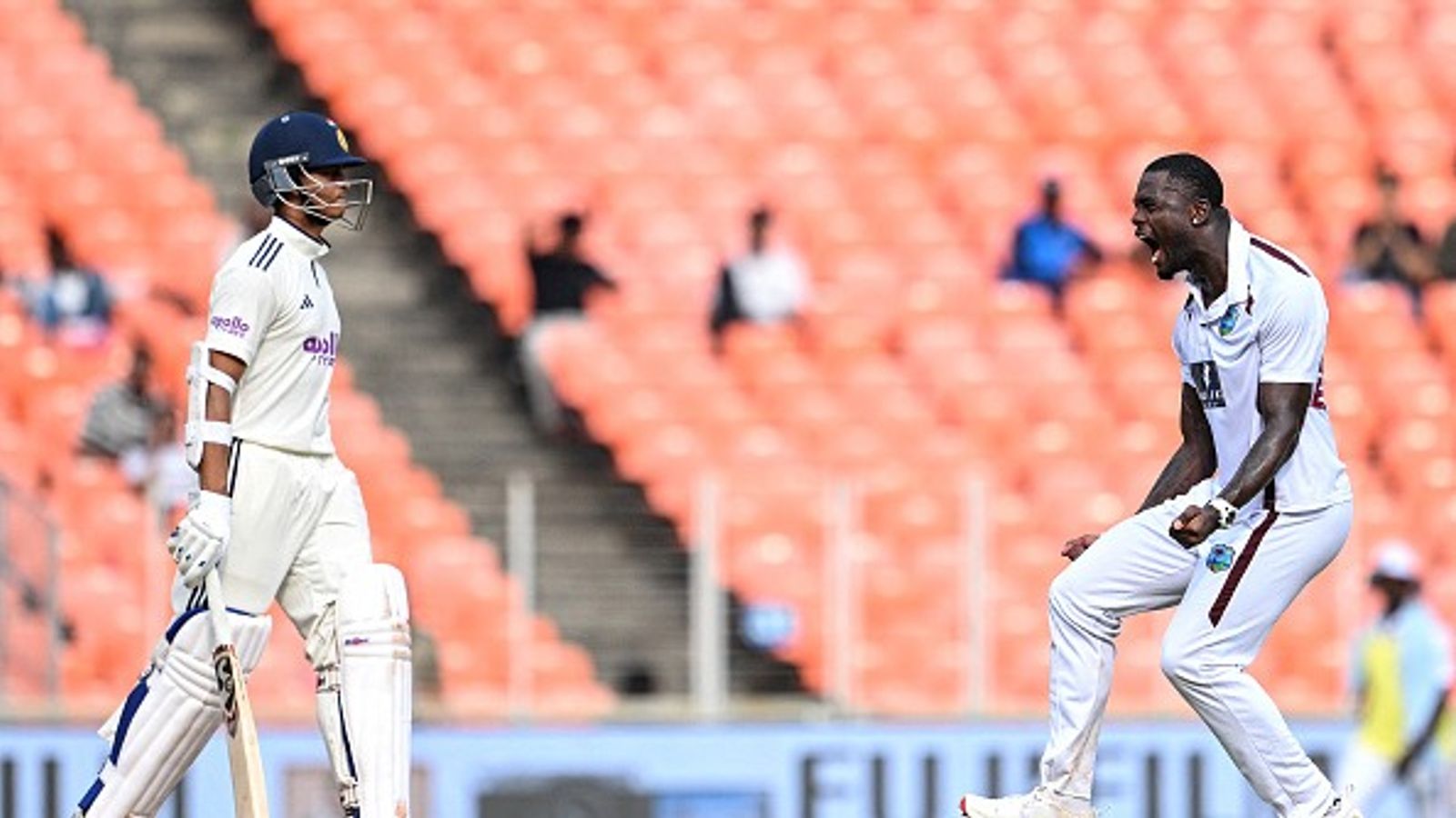 IND vs WI: भारत के खिलाफ 'खराब बर्ताव' पर जेडन सील्स पर गिरी ICC की गाज, लगा जुर्माना IND vs WI: भारत के खिलाफ 'खराब बर्ताव' पर जेडन सील्स पर गिरी ICC की गाज, लगा जुर्माना