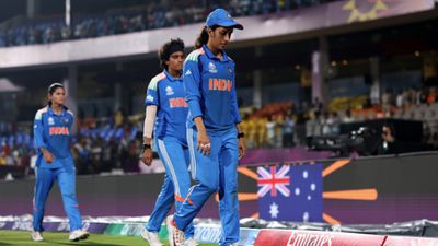 World Cup 2025: टीम इंडिया ऑस्ट्रेलिया से हारने के बाद भी कैसे खेल सकती है सेमीफाइनल, सामने आया गणित SportsTak Hindi