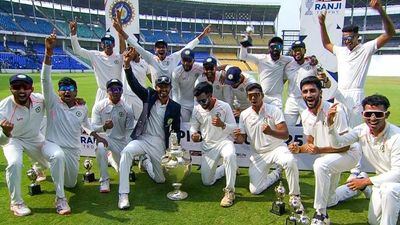 Ranji trophy Full Schedule: रणजी ट्रॉफी के पहले राउंड में खेले जाएंगे 19 मैच, जानें शेड्यूल से लेकर फॉर्मेट तक की हर जानकारी SportsTak Hindi