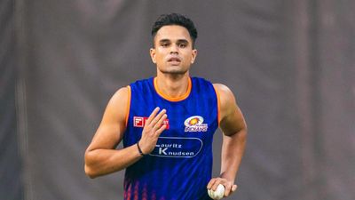 IPL 2025 में बेंच पर बैठने वाले अर्जुन तेंदुलकर कमबैक के लिए तैयार, अब इस टीम के लिए दिखाएंगे जलवा SportsTak Hindi
