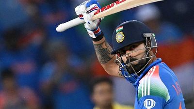 IND vs AUS: विराट कोहली का ऑस्ट्रेलिया में कैसा है वनडे रिकॉर्ड? 29 मैचों में लगा चुके हैं पांच शतक SportsTak Hindi