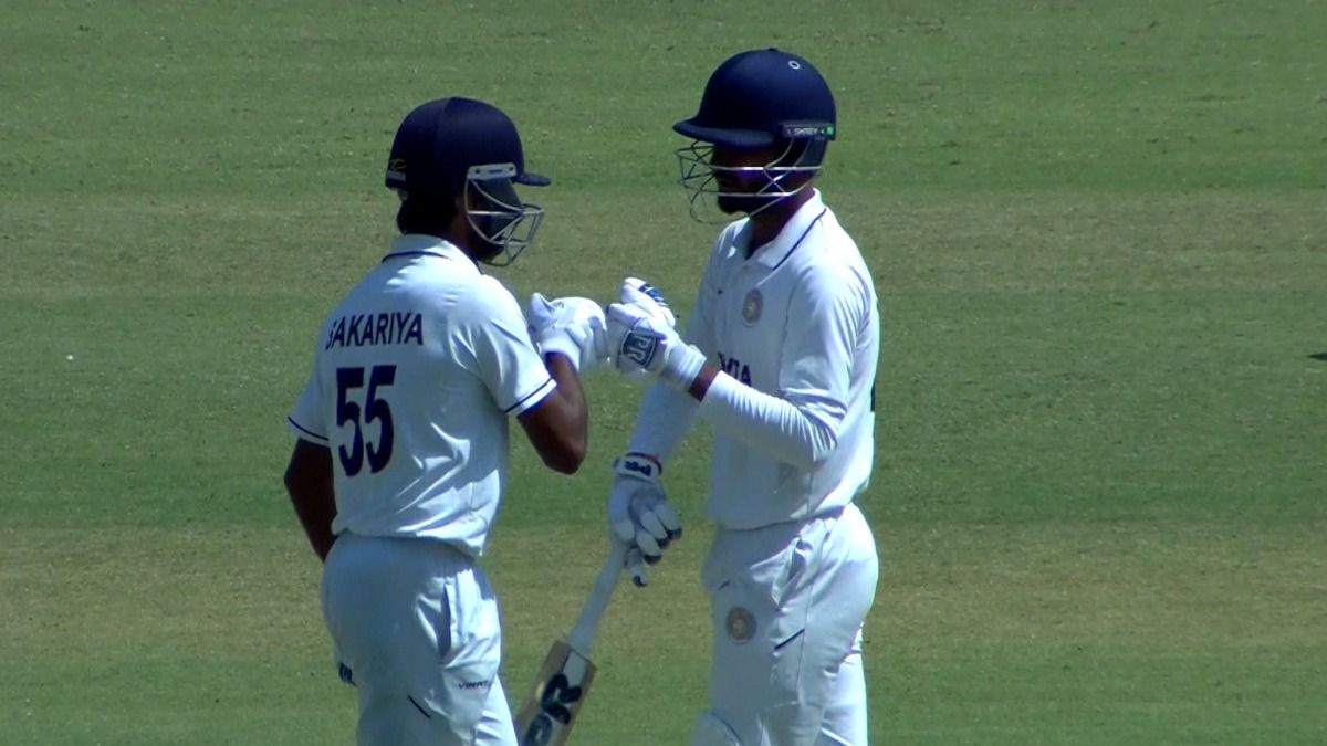 Ranji Trophy: 10वें नंबर के बल्लेबाज ने छक्का उड़ाकर पहली पारी की बढ़त में मारी बाजी, खूब मनाया जश्न, मुंबई इंडियंस में रहे बॉलर के 8 विकेट पर फेरा पानी