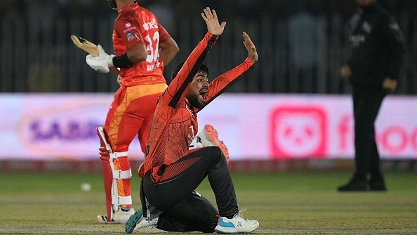 राशिद खान ने क्या PSL छोड़ दिया? पाकिस्तान की अफगानिस्तान पर एयर स्ट्राइक के बाद स्टार ने उठाया बड़ा कदम राशिद खान ने क्या PSL छोड़ दिया? पाकिस्तान की अफगानिस्तान पर एयर स्ट्राइक के बाद स्टार ने उठाया बड़ा कदम