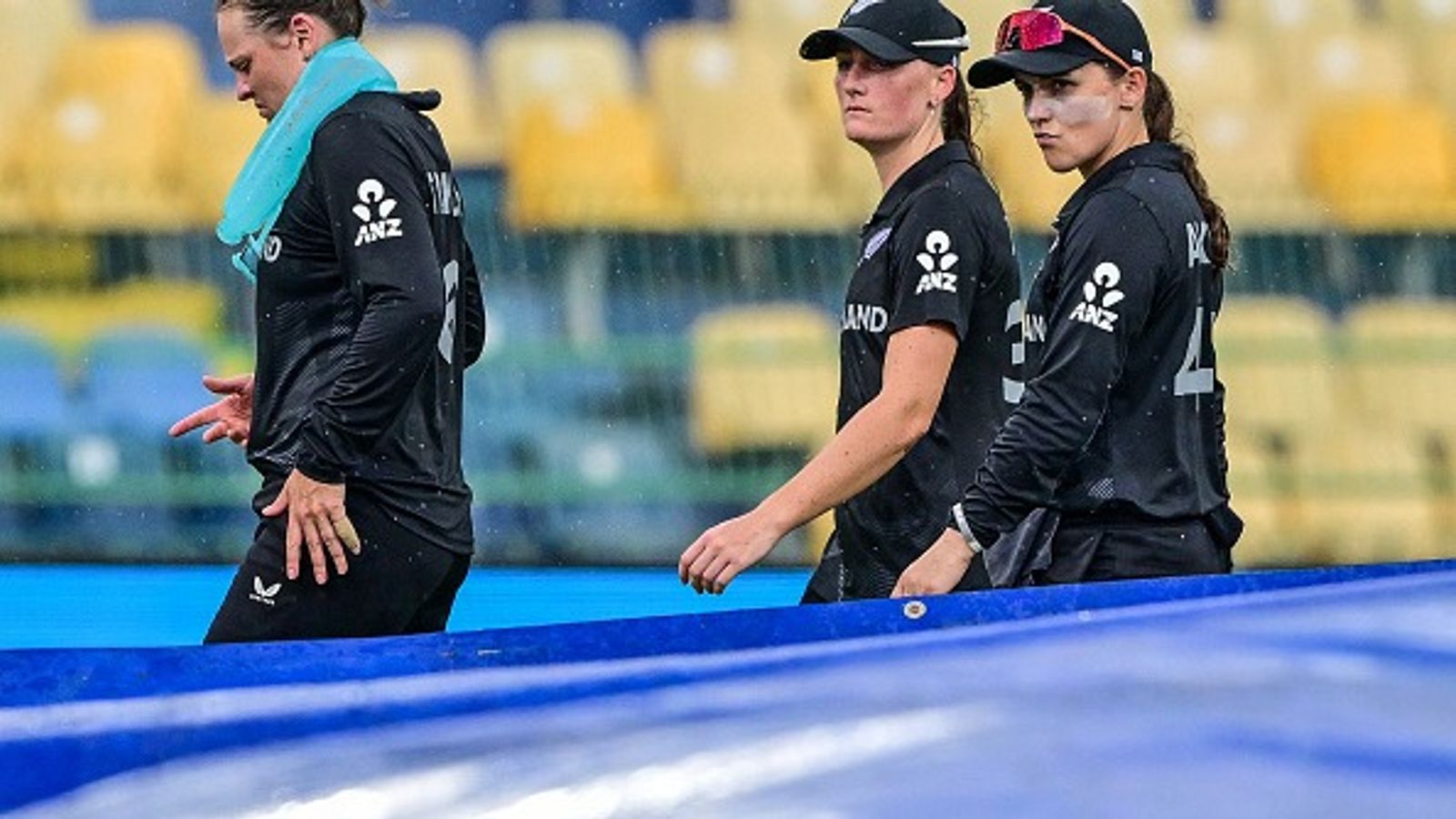 Women's WC : बारिश ने बिगाड़ा न्यूजीलैंड का खेल, पाकिस्तान के सामने मैच हुआ रद्द तो साउथ अफ्रीका पहुंची सेमीफाइनल Women's WC : बारिश ने बिगाड़ा न्यूजीलैंड का खेल, पाकिस्तान के सामने मैच हुआ रद्द तो साउथ अफ्रीका पहुंची सेमीफाइनल