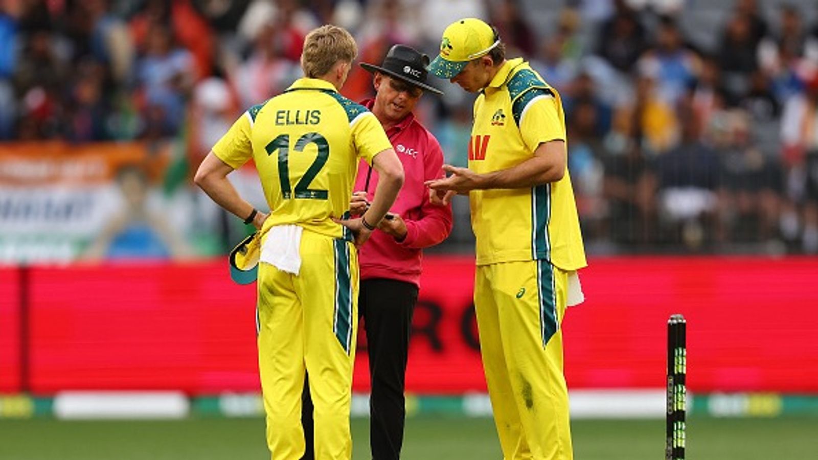 IND vs AUS: टीम इंडिया ने बनाए 136 रन फिर भी ऑस्ट्रेलिया को क्यों मिला 131 का टारगेट IND vs AUS: टीम इंडिया ने बनाए 136 रन फिर भी ऑस्ट्रेलिया को क्यों मिला 131 का टारगेट