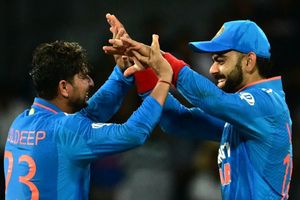 IND vs AUS: 'बॉलिंग पर भी थोड़ा ध्यान दे दो', ऑस्ट्रेलिया के खिलाफ पहले वनडे से कुलदीप को बाहर करने पर अश्विन का तीखा बयान SportsTak Hindi
