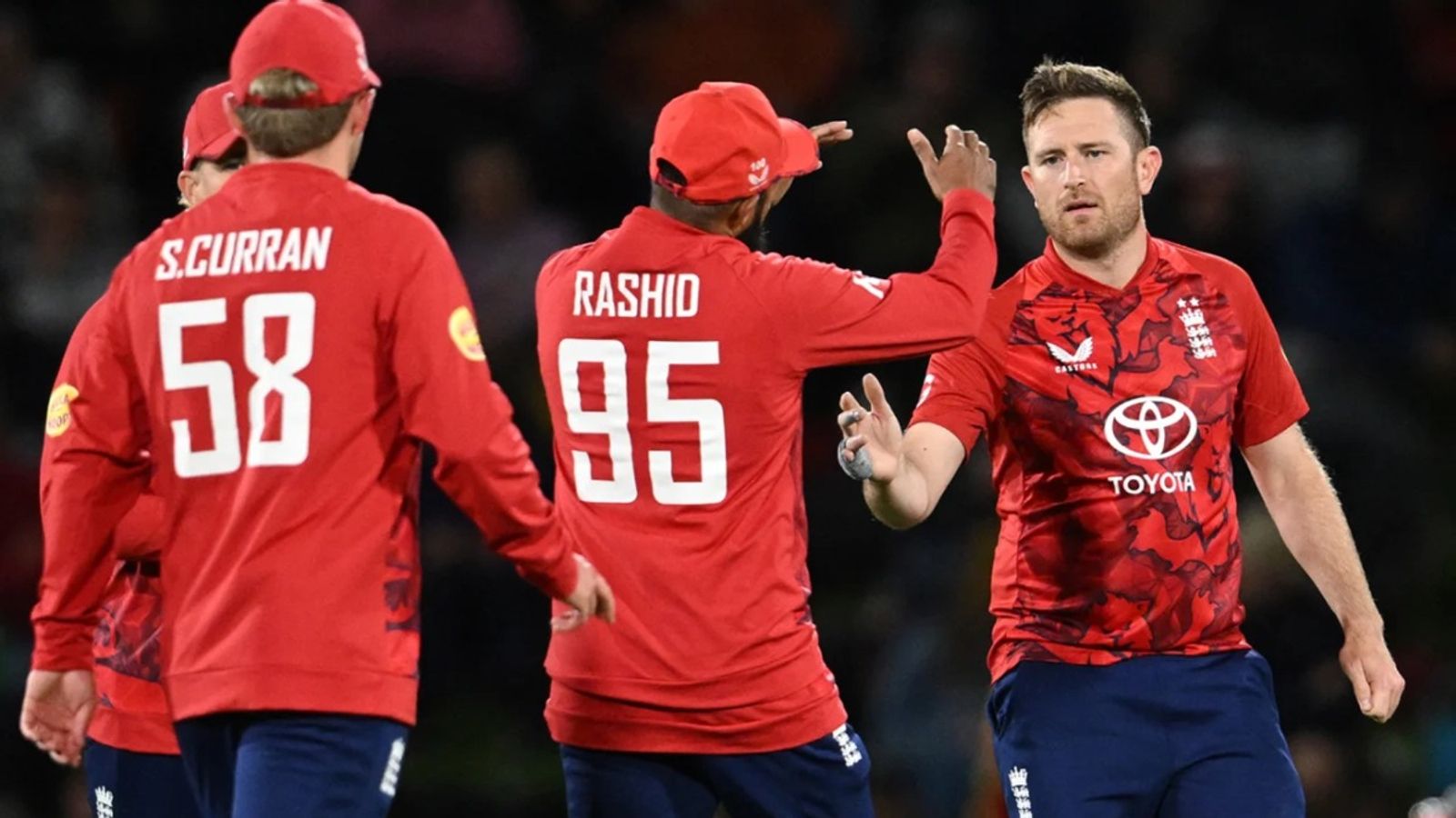 NZ vs ENG: ब्रूक-सॉल्ट के तूफानी खेल से इंग्लैंड ने की रनों की आतिशबाजी, न्यूजीलैंड को 65 रन से हराया, सभी बल्लेबाज हुए कैच आउट NZ vs ENG: ब्रूक-सॉल्ट के तूफानी खेल से इंग्लैंड ने की रनों की आतिशबाजी, न्यूजीलैंड को 65 रन से हराया, सभी बल्लेबाज हुए कैच आउट
