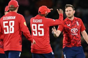 NZ vs ENG: ब्रूक-सॉल्ट के तूफानी खेल से इंग्लैंड ने की रनों की आतिशबाजी, न्यूजीलैंड को 65 रन से हराया, सभी बल्लेबाज हुए कैच आउट SportsTak Hindi