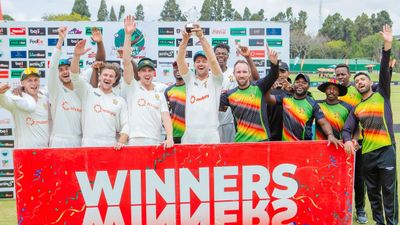 जिम्बाब्वे ने रचा इतिहास, टेस्ट क्रिकेट के इतिहास में दर्ज की सबसे बड़ी जीत, अफगानिस्तान को घर में बुरी तरह धोया Zimbabwe players after their Test win over Afghanistan