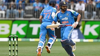 IND vs AUS: रोहित शर्मा के शतक से चूकने पर शुभमन गिल की बड़ी बात, बोले- लंबे समय बाद खेलने पर... SportsTak Hindi