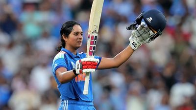 IND vs NZ: प्रतिका रावल ने ठोका पहला वर्ल्ड कप शतक, वर्ल्ड रिकॉर्ड की बराबरी की, ऐसा करने वाली 21वीं सदी की पहली खिलाड़ी बनीं SportsTak Hindi