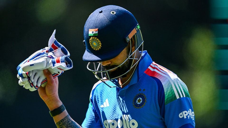 विराट कोहली ने ऑस्ट्रेलिया में ग्लव्स से क्या रिटायरमेंट का संकेत दिया? सुनील गावस्कर ने बताई असली वजह विराट कोहली ने ऑस्ट्रेलिया में ग्लव्स से क्या रिटायरमेंट का संकेत दिया? सुनील गावस्कर ने बताई असली वजह