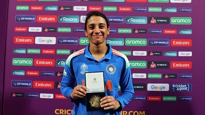 स्मृति मांधना न्यूजीलैंड के खिलाफ प्लेयर ऑफ द मैच चुने जाने पर क्यों हुई हैरान? भारतीय बल्लेबाज ने किया खुलासा SportsTak Hindi