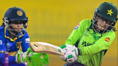 SL vs PAK: कोलंबो के मैदान पर चौथा मुकाबला बारिश की भेंट चढ़ा, बिना एक भी जीत के पाकिस्तान का सफर खत्म! SportsTak Hindi