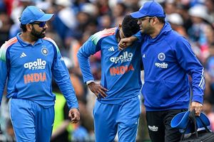 बड़ी खबर: वनडे सीरीज के बाद टीम इंडिया को तगड़ा झटका, भारत का 'स्टार' बैटर इतने हफ्तों के लिए हुआ बाहर SportsTak Hindi