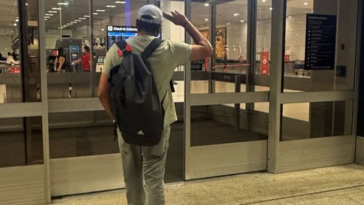 rohit sharma at airport