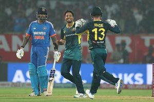 IND vs AUS: भारत के खिलाफ T20I सीरीज के लिए ऑस्ट्रेलियाई टीम में आया खतरनाक गेंदबाज, दो साल बाद हुई वापसी SportsTak Hindi