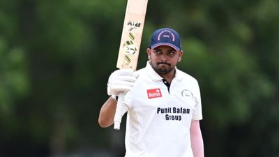 Ranji Trophy: चौके-छक्कों की 'सुनामी', पृथ्वी शॉ ने रणजी में ठोका दूसरा सबसे तेज दोहरा शतक, गेंदबाजों की हुई धुनाई SportsTak Hindi