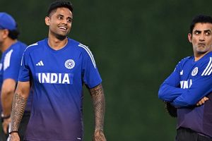 IND vs AUS: सूर्यकुमार यादव की फॉर्म ने दी टेंशन? गौतम गंभीर ने तोड़ी चुप्पी, बोले- हमने फैसला ले लिया है SportsTak Hindi