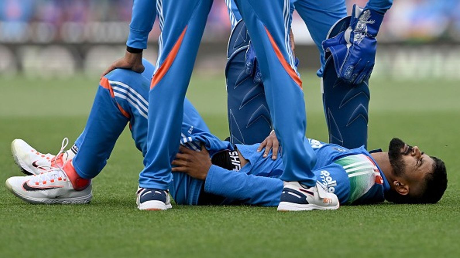 ड्रेसिंग रूम में बेहोश हो गए थे श्रेयस अय्यर, जब BP हुआ लो... BCCI मेडिकल टीम ने ऐसे बचाई जान ड्रेसिंग रूम में बेहोश हो गए थे श्रेयस अय्यर, जब BP हुआ लो... BCCI मेडिकल टीम ने ऐसे बचाई जान