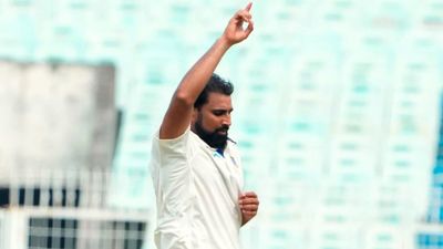 मोहम्मद शमी ने रणजी ट्रॉफी में 8 विकेट लेने के बाद टीम इंडिया में वापसी पर दिया जवाब, बोले- मैं हमेशा विवाद... SportsTak Hindi