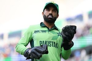 कप्तानी छिने जाने के बाद मोहम्मद रिजवान ने की बगावत, पाकिस्तान क्रिकेट बोर्ड से सरेआम लिया पंगा SportsTak Hindi