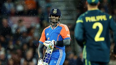 IND vs AUS: बारिश के चलते भारत- ऑस्ट्रेलिया के बीच पहला टी20 मैच रद्द, फॉर्म में दिखे शुभमन गिल और कप्तान सूर्य SportsTak Hindi