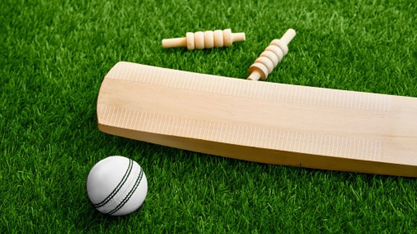 ऑस्ट्रेलियाई क्रिकेटर की बॉल लगने से मौत, फिल ह्यूज की तरह गर्दन पर लगी थी चोट ऑस्ट्रेलियाई क्रिकेटर की बॉल लगने से मौत, फिल ह्यूज की तरह गर्दन पर लगी थी चोट