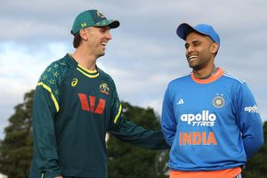 IND vs AUS T20I: ऑस्ट्रेलिया ने टॉस जीतकर बॉलिंग चुनी, किया एक बदलाव, जानिए भारत की प्लेइंग इलेवन SportsTak Hindi