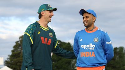 IND vs AUS T20I: ऑस्ट्रेलिया ने टॉस जीतकर बॉलिंग चुनी, किया एक बदलाव, जानिए भारत की प्लेइंग इलेवन SportsTak Hindi