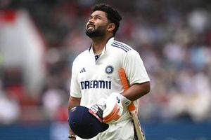 IND A vs SA A: ऋषभ पंत 3 महीने बाद खेलने उतरे और सस्ते में निपटे, 20 गेंद में पारी खत्म, पडिक्कल-पाटीदार भी फेल SportsTak Hindi