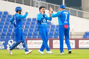 राशिद खान के कहर से अफगानिस्तान ने जीती टी20 सीरीज, जिम्बाब्वे को 7 विकेट से दूसरे टी20 में रौंदा  SportsTak Hindi