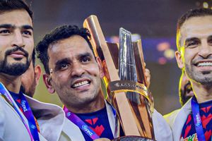 PKL Final: दबंग दिल्ली ने जीती प्रो कबड्डी लीग 2025, पुणेरी पलटन को हराकर दूसरी बार बनी विजेता SportsTak Hindi