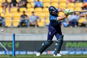 NZ vs ENG: इंग्लैंड का 9 महीने में दूसरी बार वनडे में सफाया, बैजबॉल की धज्जियां उड़ी, न्यूजीलैंड ने 42 साल बाद किया क्लीन स्वीप SportsTak Hindi