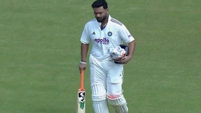 ऋषभ पंत कमबैक मैच में शतक से चूके, साउथ अफ्रीका ए के खिलाफ 90 रन पर आउट, भारत ए को जीत के करीब पहुंचाया SportsTak Hindi